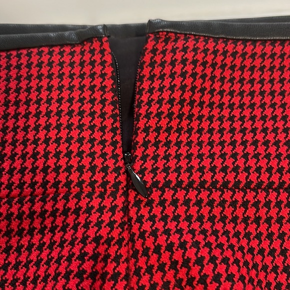 Express women’s red and black houndstooth skirt size 4 - Picture 6 of 9